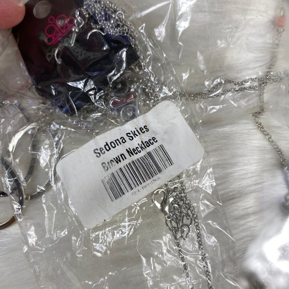 NWT Paparazzi Necklaces - Five Pieces - Picture 5 of 5